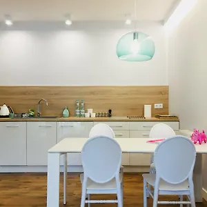 Piper Zajezdnia White Apartament